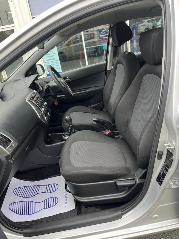 Used Hyundai i20 2013 for sale - 76313381: Photo 11