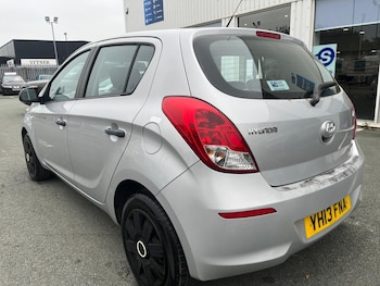 Used Hyundai i20 2013 for sale - 76313381: Photo 3