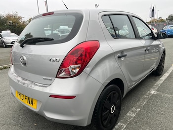 Used Hyundai i20 2013 for sale - 76313381: Photo 4