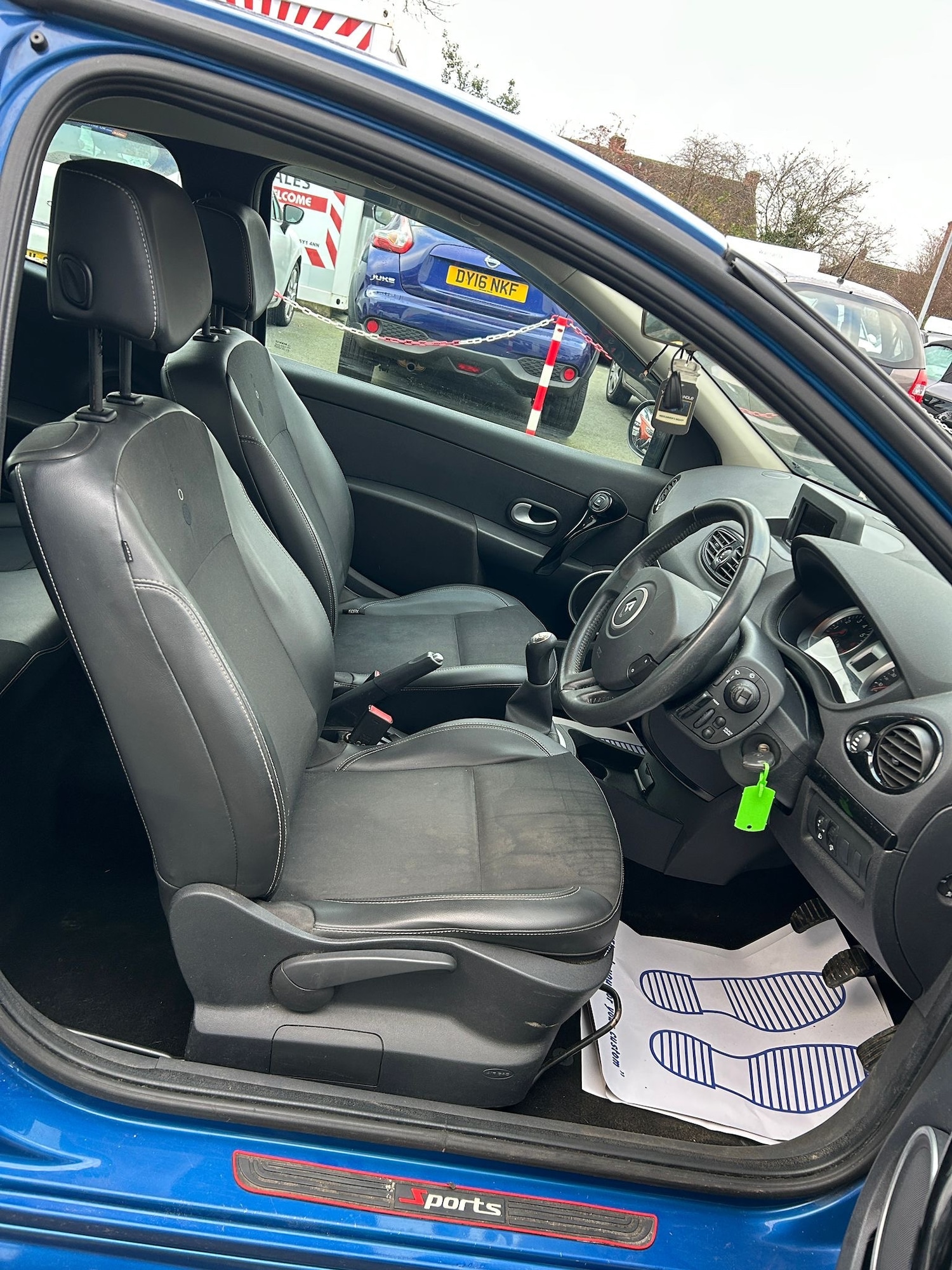 Used Renault Clio 2011 for sale - 77083339: Photo 11