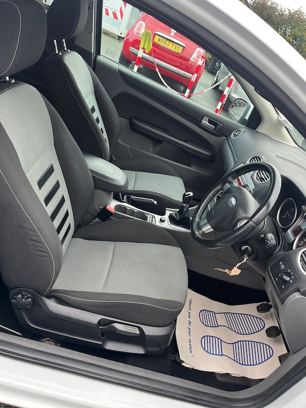 Used Ford Focus 2009 for sale - 76098811: Photo 10