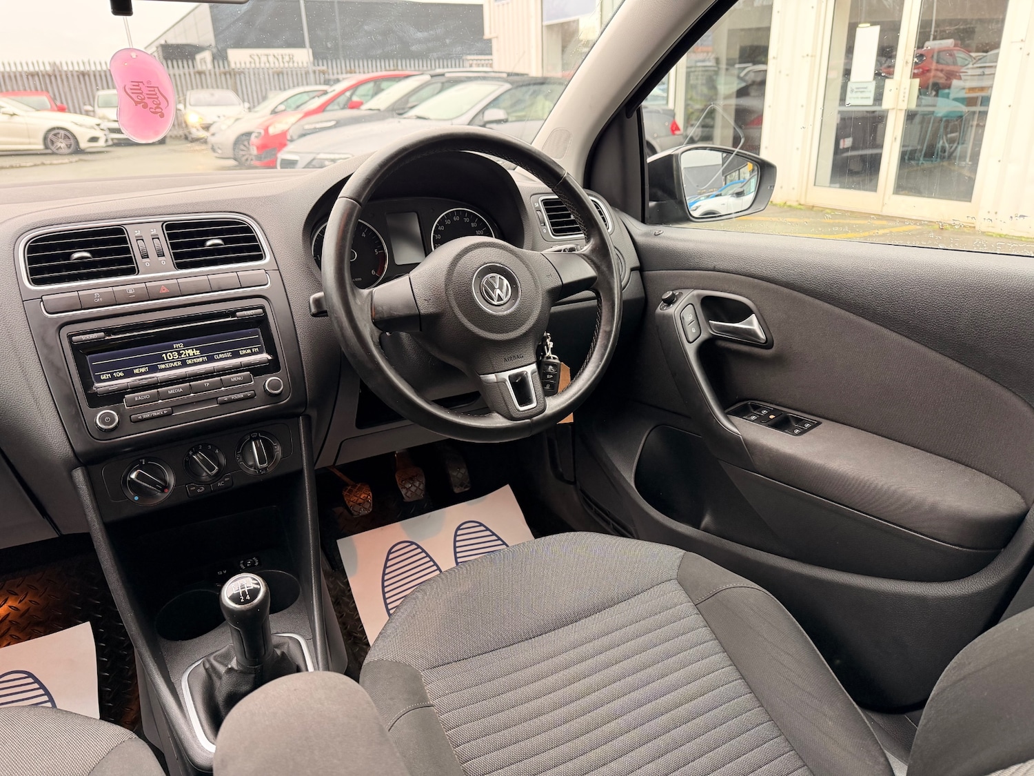 Used Volkswagen Polo 2011 for sale - 77704348: Photo 15