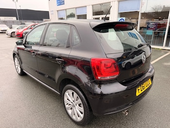 Used Volkswagen Polo 2011 for sale - 77704348: Photo