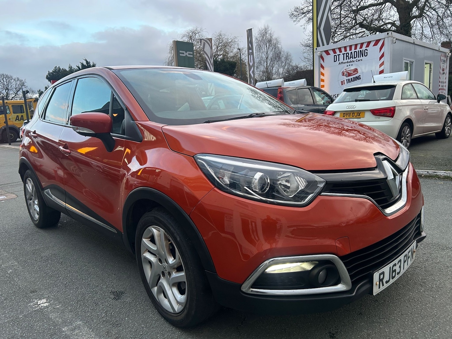 Used Renault Captur 2014 for sale - 77704338: Photo 2