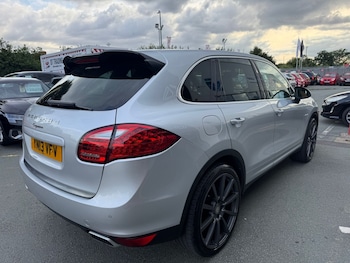 Used Porsche Cayenne 2013 for sale - 75386315: Photo