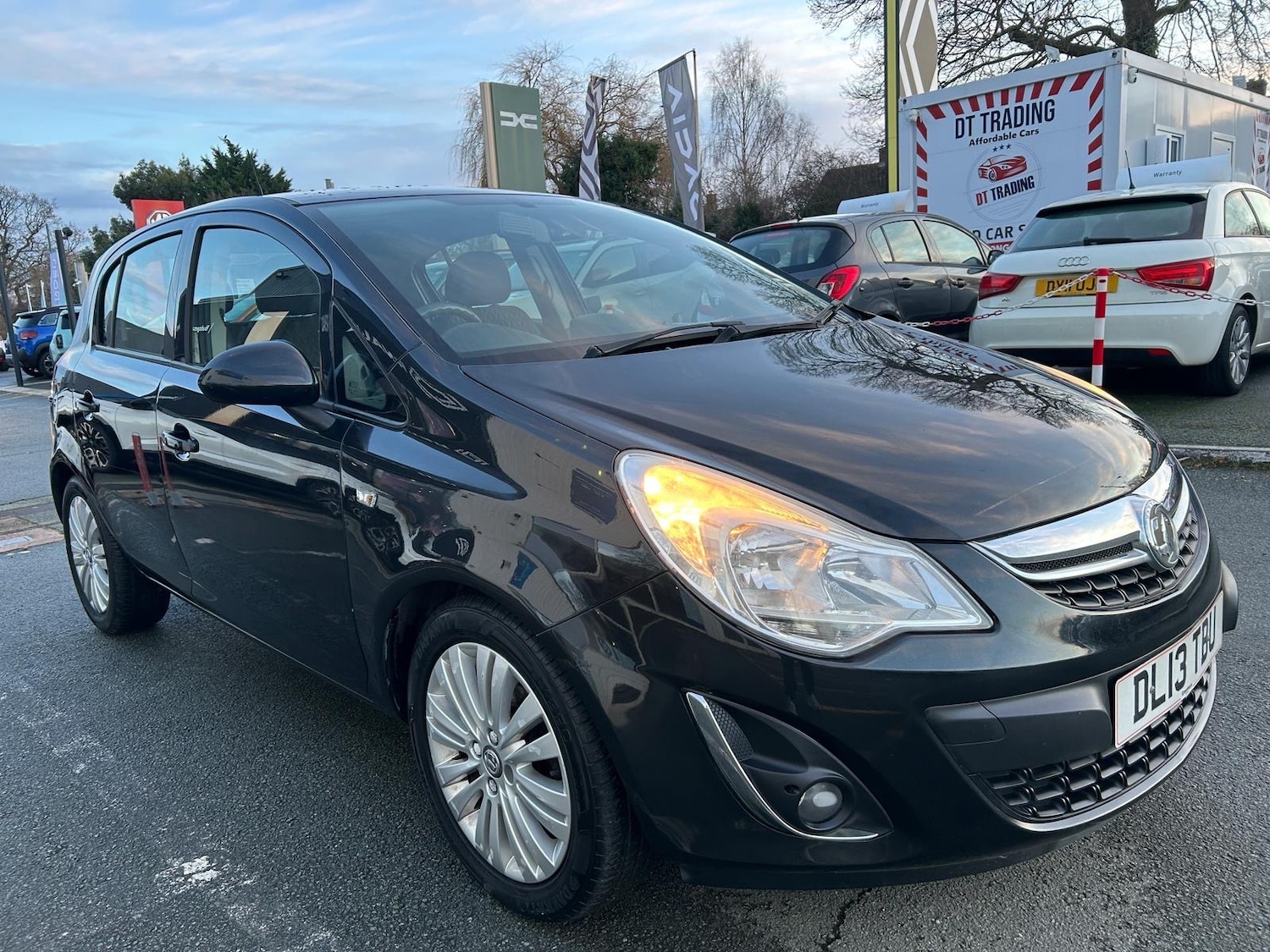 Used Vauxhall Corsa 2013 for sale - 77189503: Photo 2