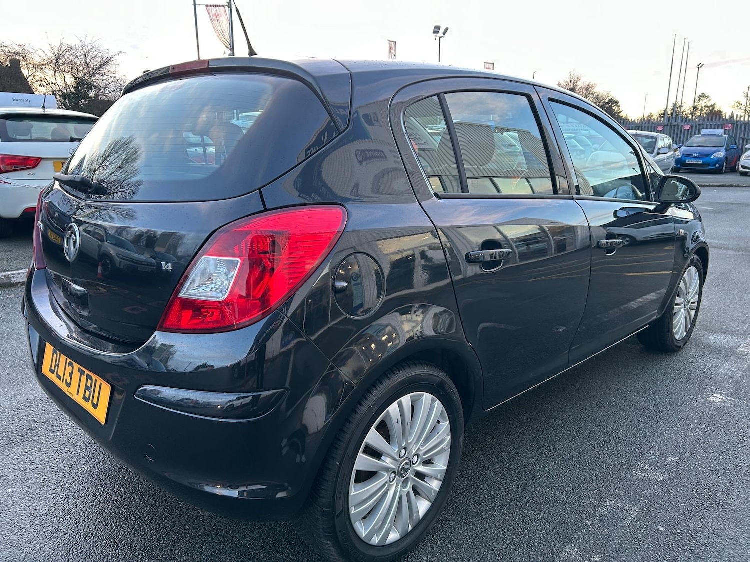 Used Vauxhall Corsa 2013 for sale - 77189503: Photo 3