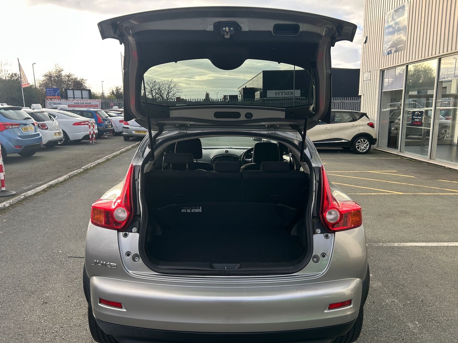 Used Nissan Juke 2010 for sale - 78109609: Photo 17