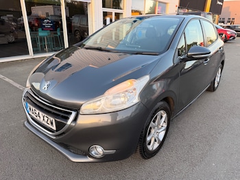 Used Peugeot 208 2014 for sale - 78460357: Photo