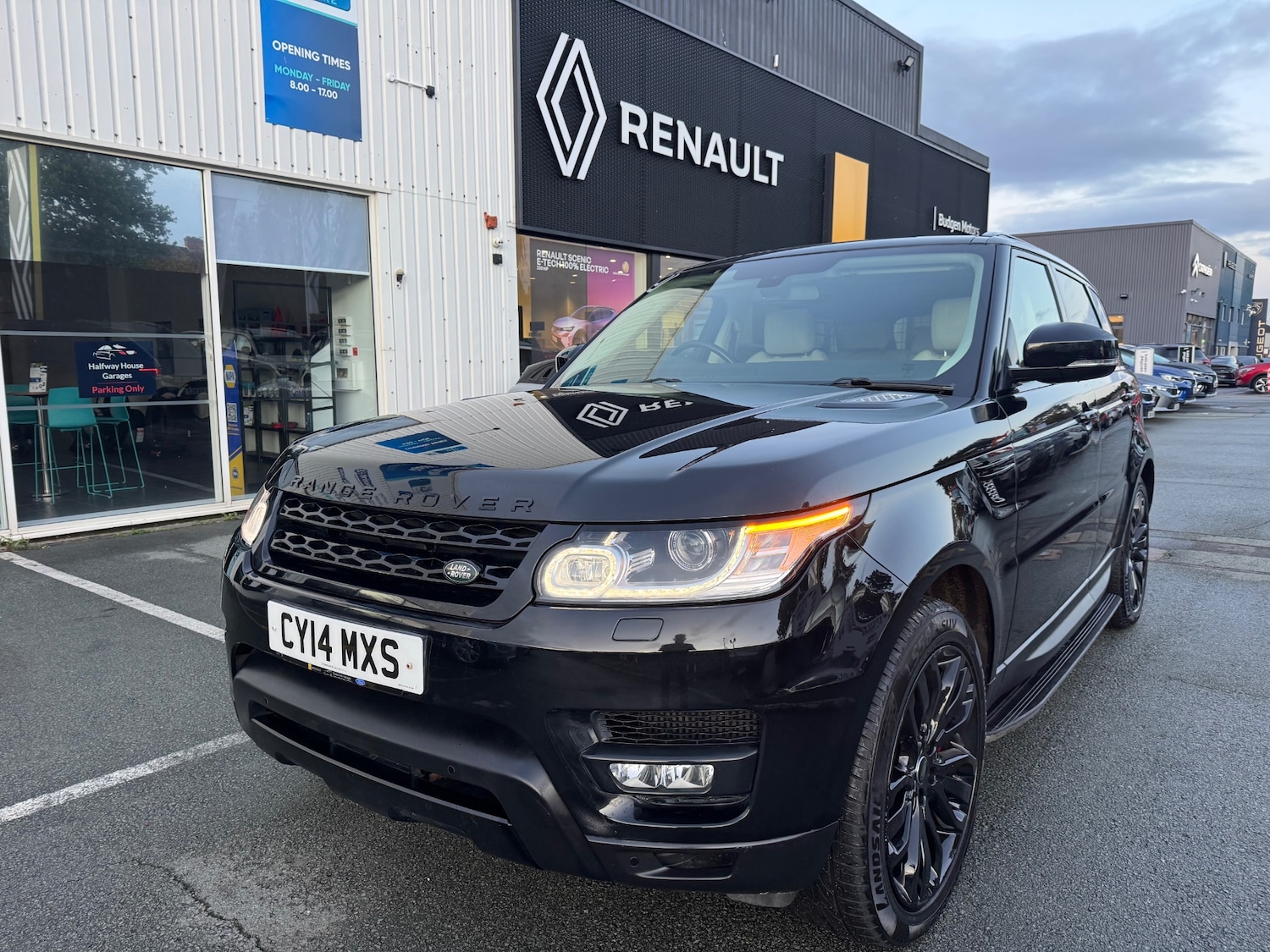 Used Land Rover Range Rover Sport 2014 for sale - 76369419: Photo 1