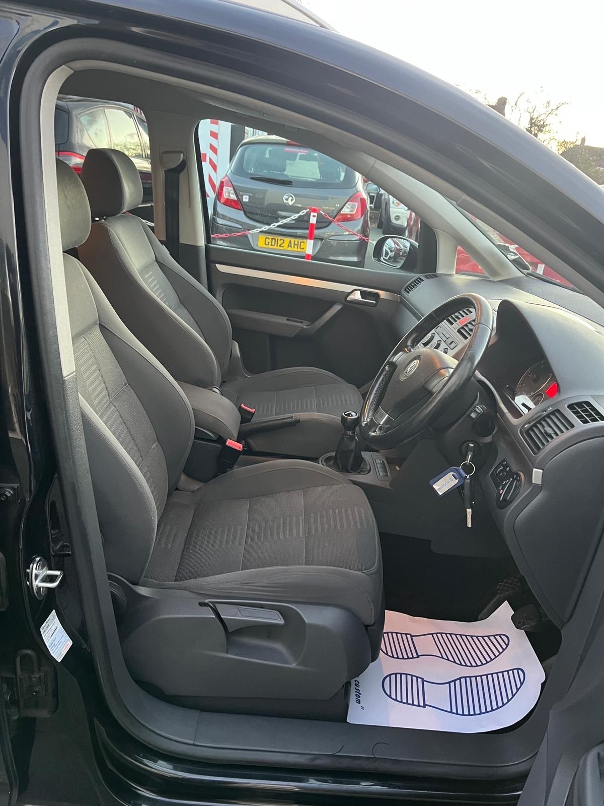 Used Volkswagen Touran 2009 for sale - 76618959: Photo 10