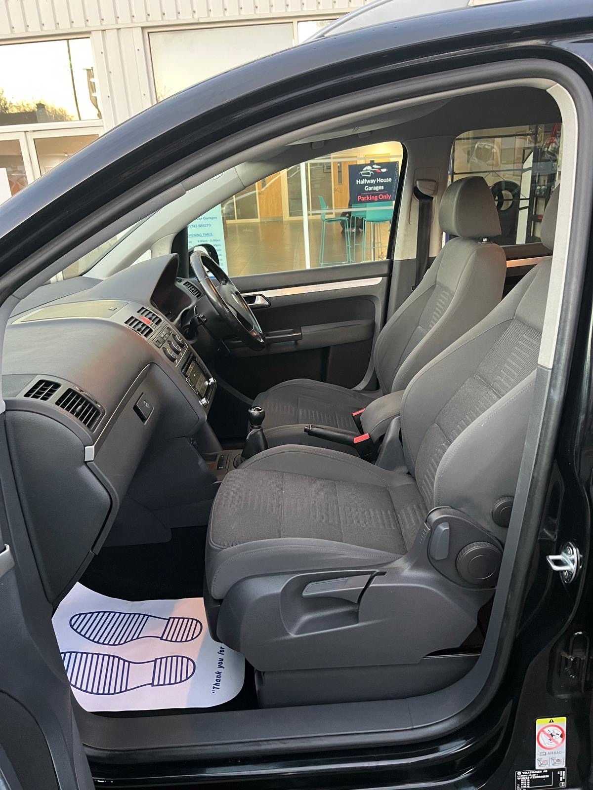 Used Volkswagen Touran 2009 for sale - 76618959: Photo 11