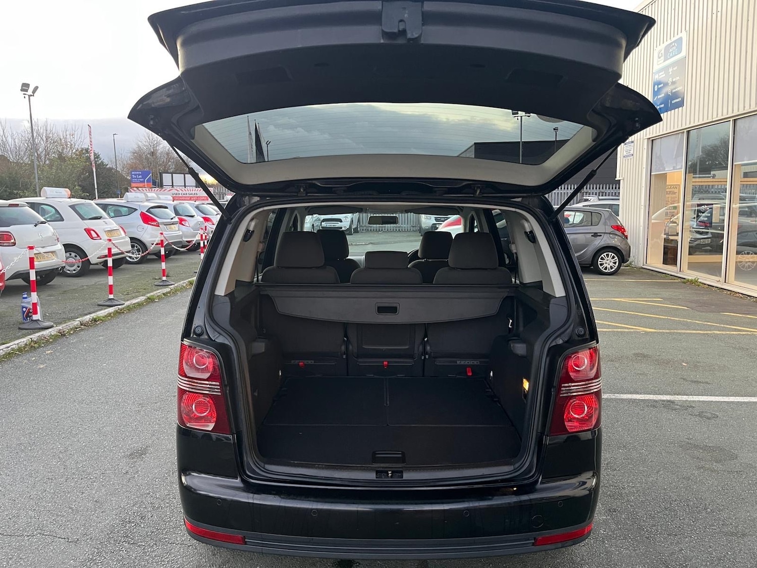 Used Volkswagen Touran 2009 for sale - 76618959: Photo 5