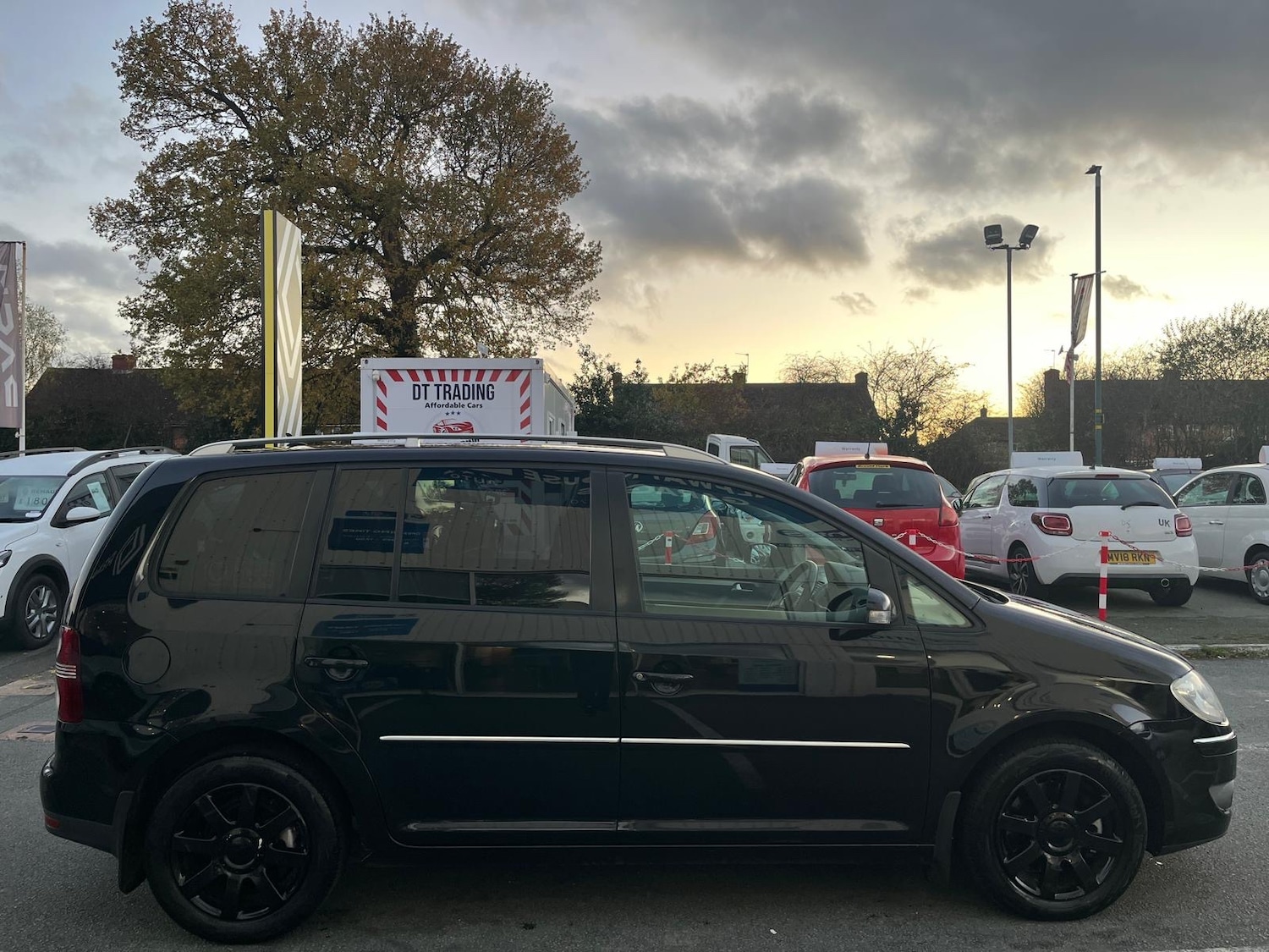 Used Volkswagen Touran 2009 for sale - 76618959: Photo 6