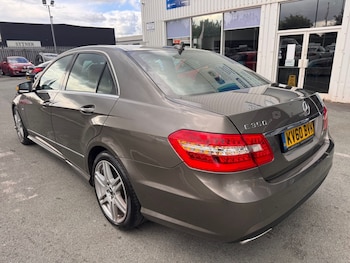 Used Mercedes-Benz E Class 2010 for sale - 79542046: Photo
