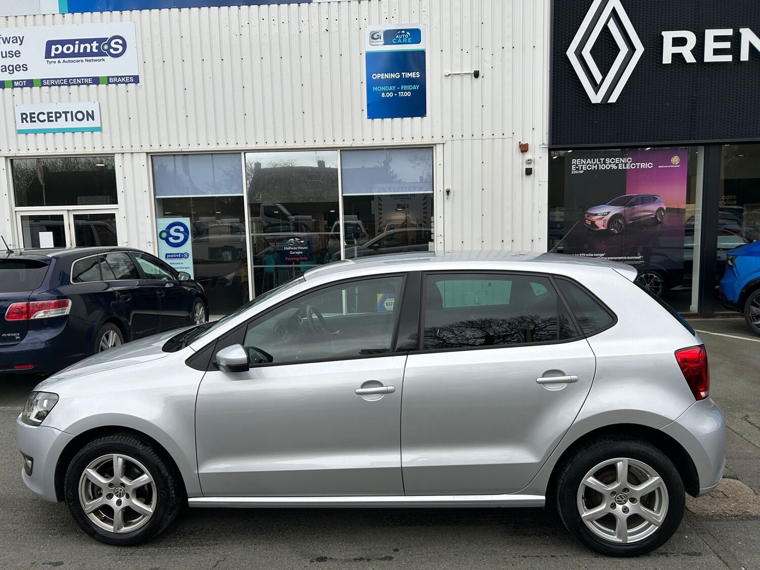 Used Volkswagen Polo 2011 for sale - 77906990: Photo 6