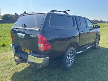 Used Toyota Hilux 2017 for sale - 78447885: Photo