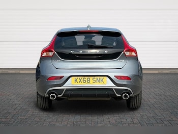 Used Volvo V40 2018 for sale - 79245382: Photo