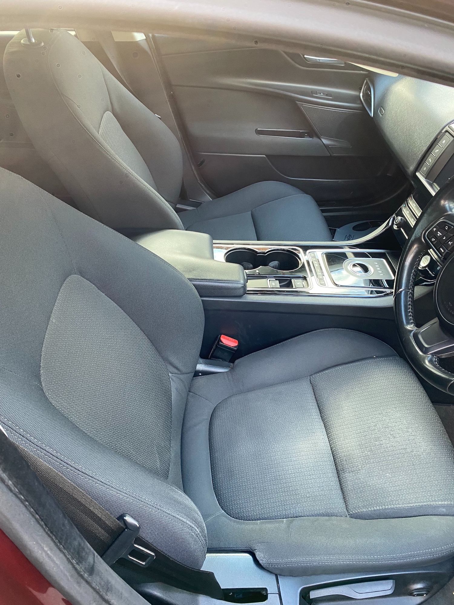 Used Jaguar XE 2015 for sale - 76382604: Photo 7