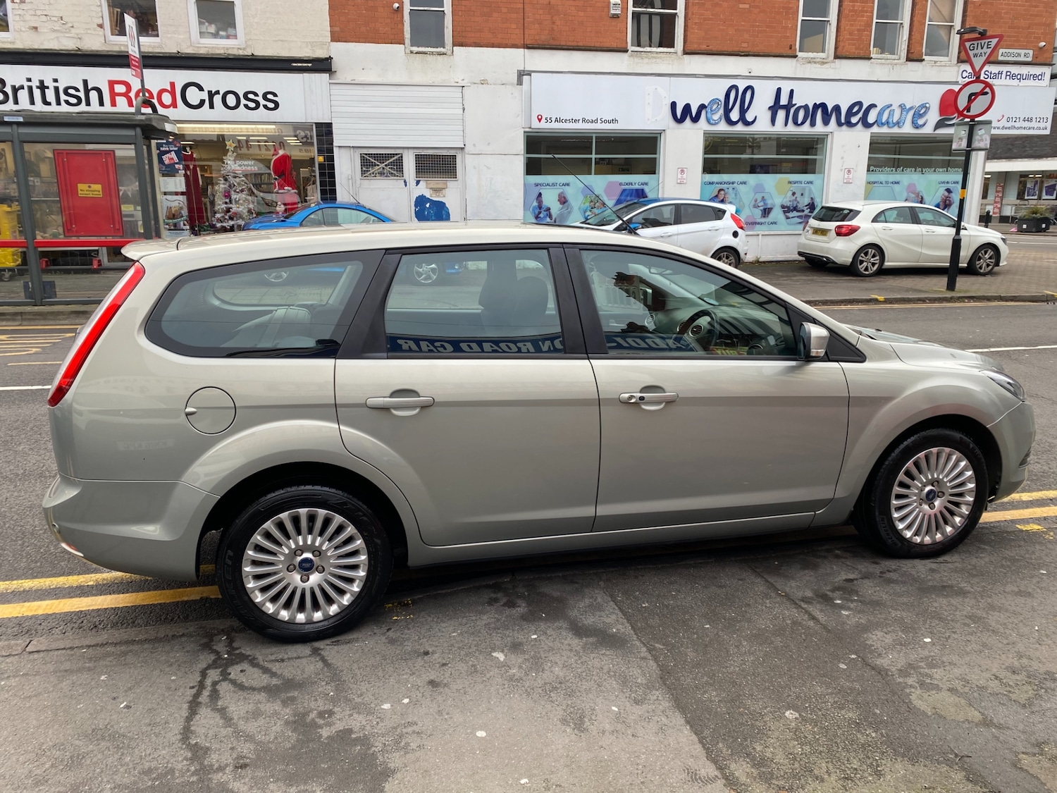 Used Ford Focus 2010 for sale - 76904920: Photo 3