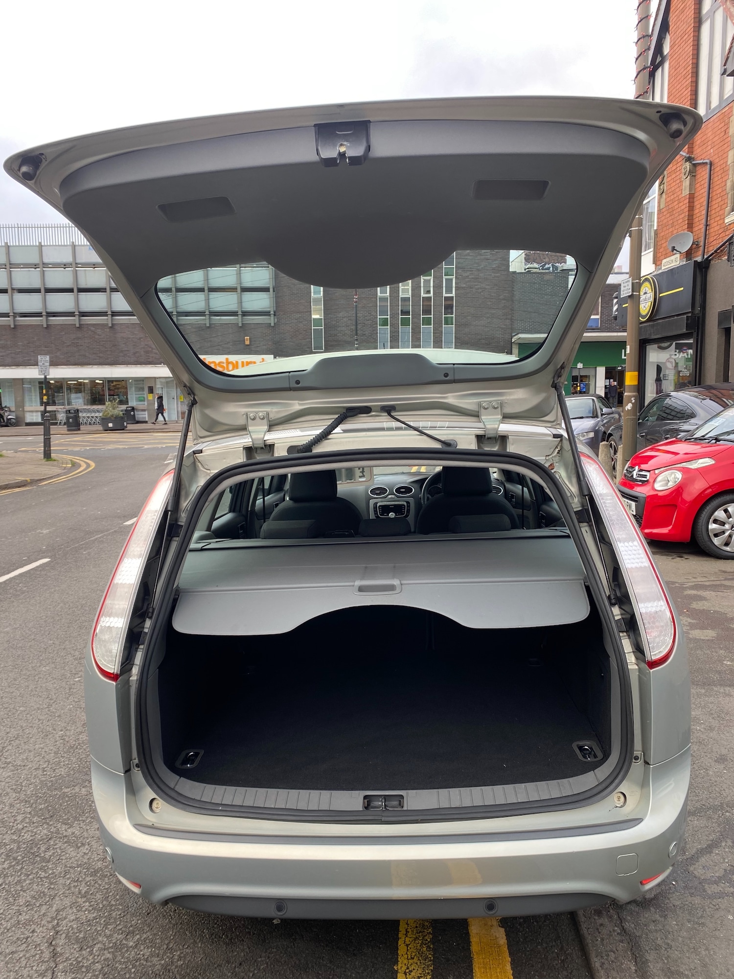 Used Ford Focus 2010 for sale - 76904920: Photo 5