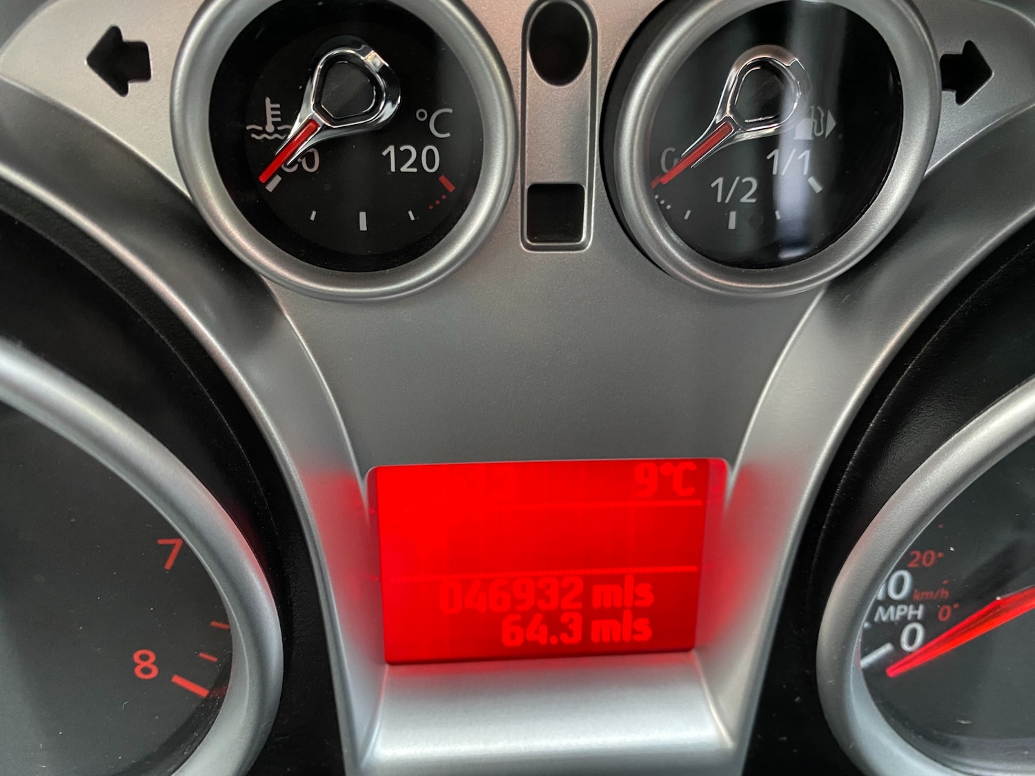 Used Ford Focus 2010 for sale - 76904920: Photo 6