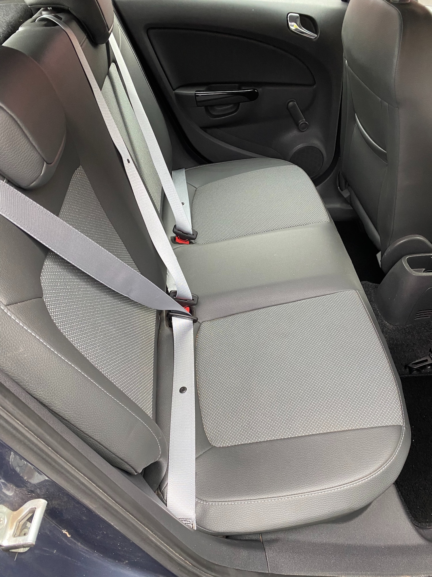 Used Vauxhall Corsa 2010 for sale - 76707389: Photo 9