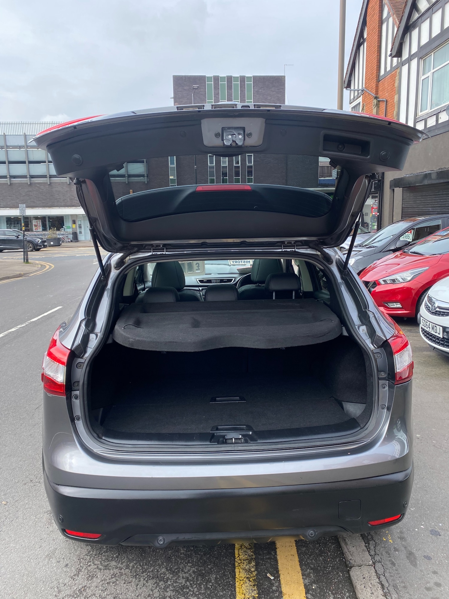 Used Nissan Qashqai 2014 for sale - 77984097: Photo 4