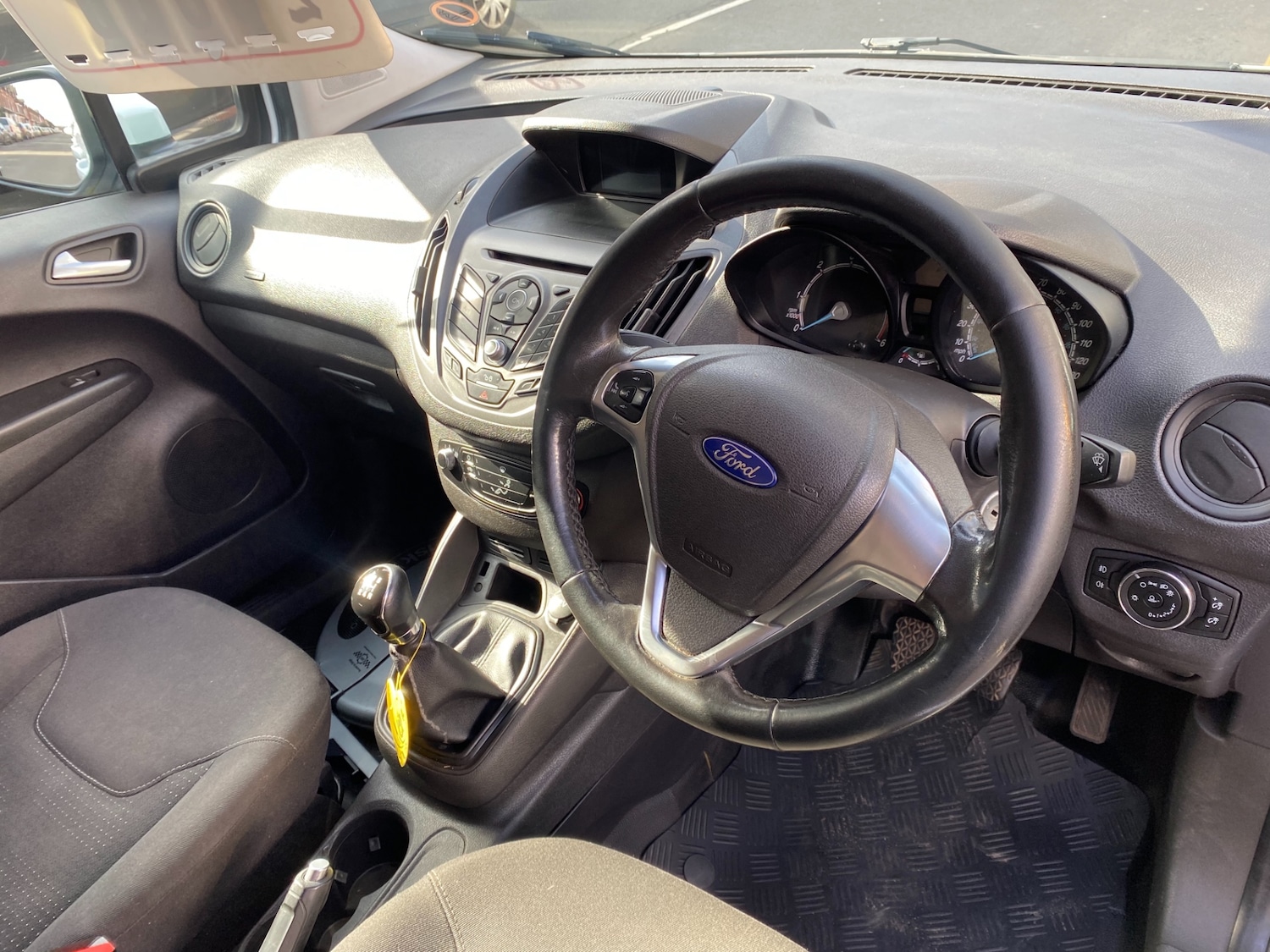 Used Ford Transit Courier 2017 for sale - 77662672: Photo 9