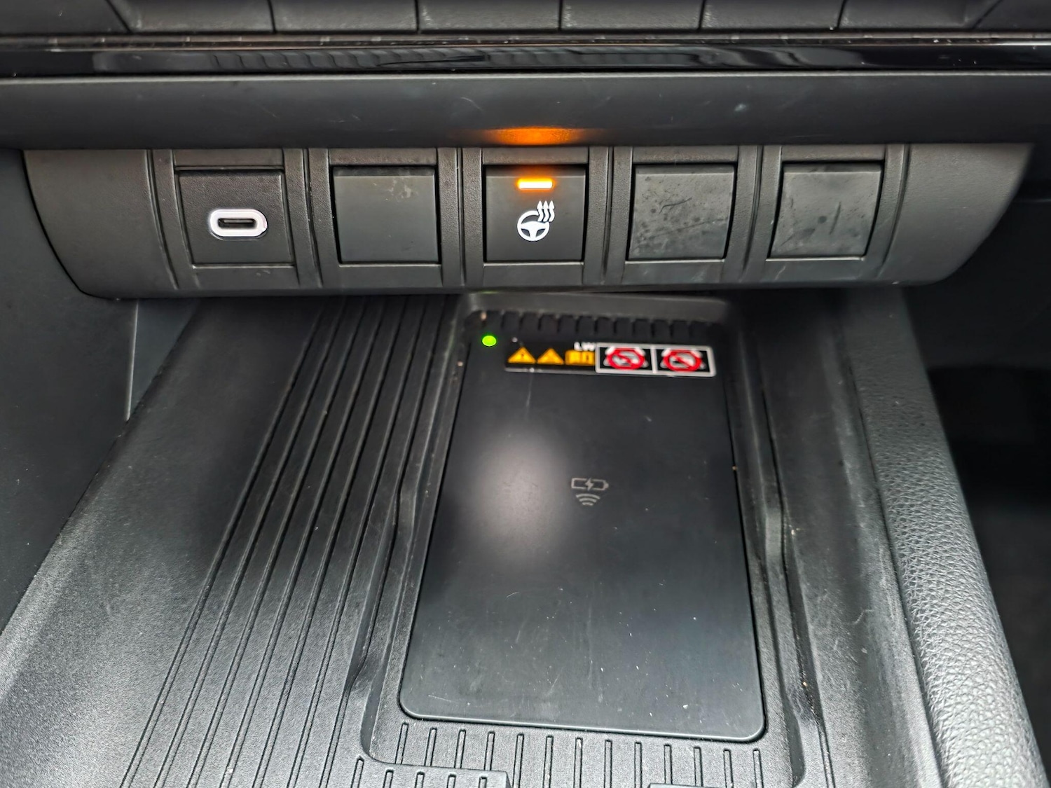 Used Toyota C-HR for sale - 77314741: Photo 24