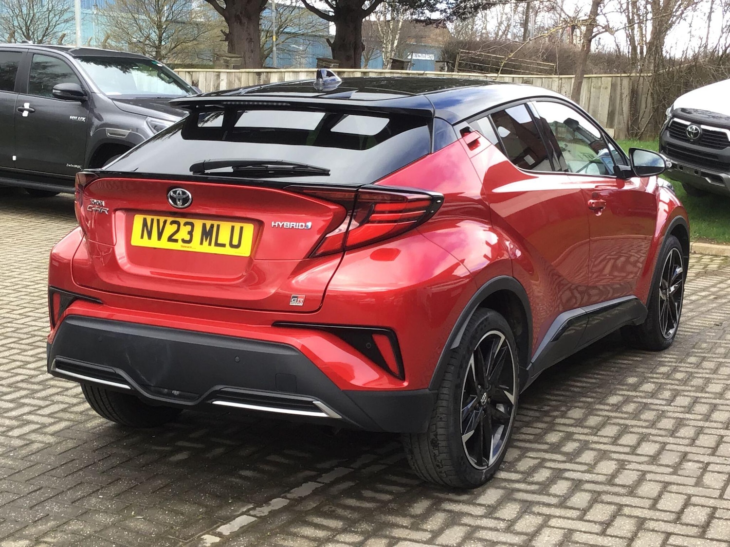 Used Toyota C-HR 2023 for sale - 77977884: Photo 2