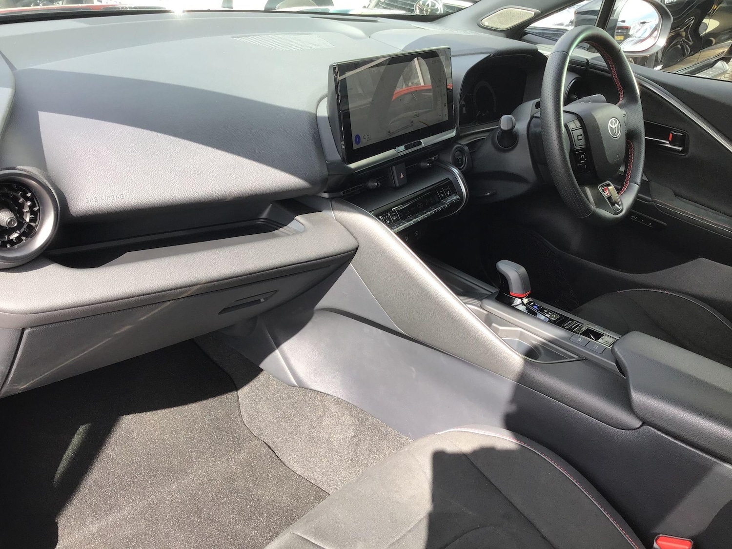 Used Toyota C-HR 2025 for sale - 76370976: Photo 11