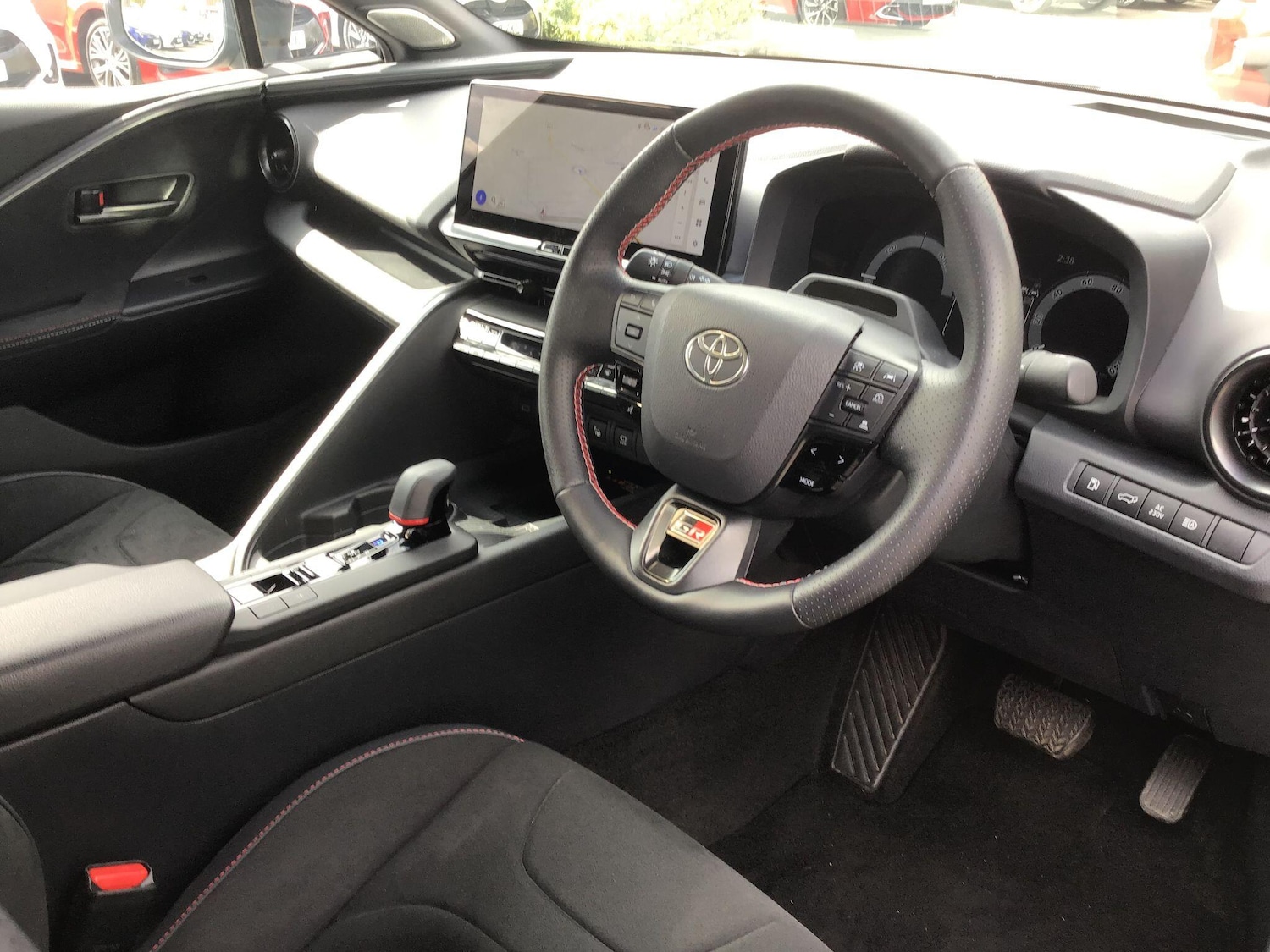 Used Toyota C-HR 2025 for sale - 76370976: Photo 12