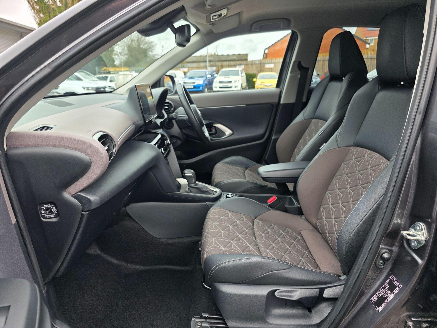 Used Toyota Yaris Cross 2023 for sale - 77709492: Photo 12