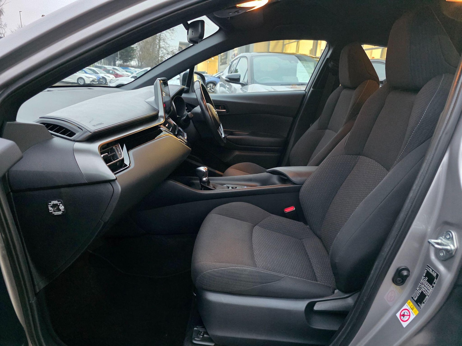 Used Toyota C-HR 2018 for sale - 77586326: Photo 12