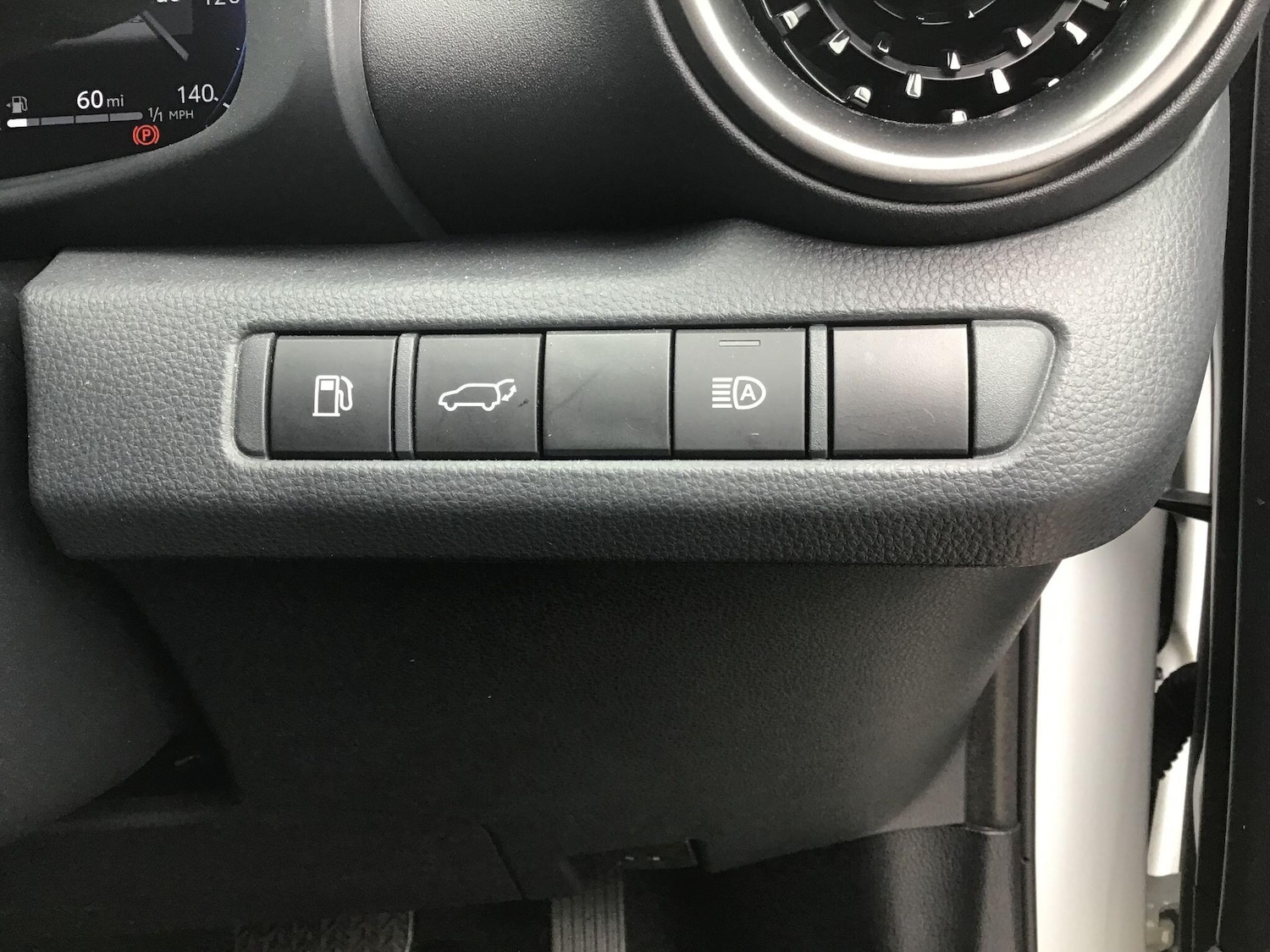 Used Toyota C-HR 2024 for sale - 78006446: Photo 25