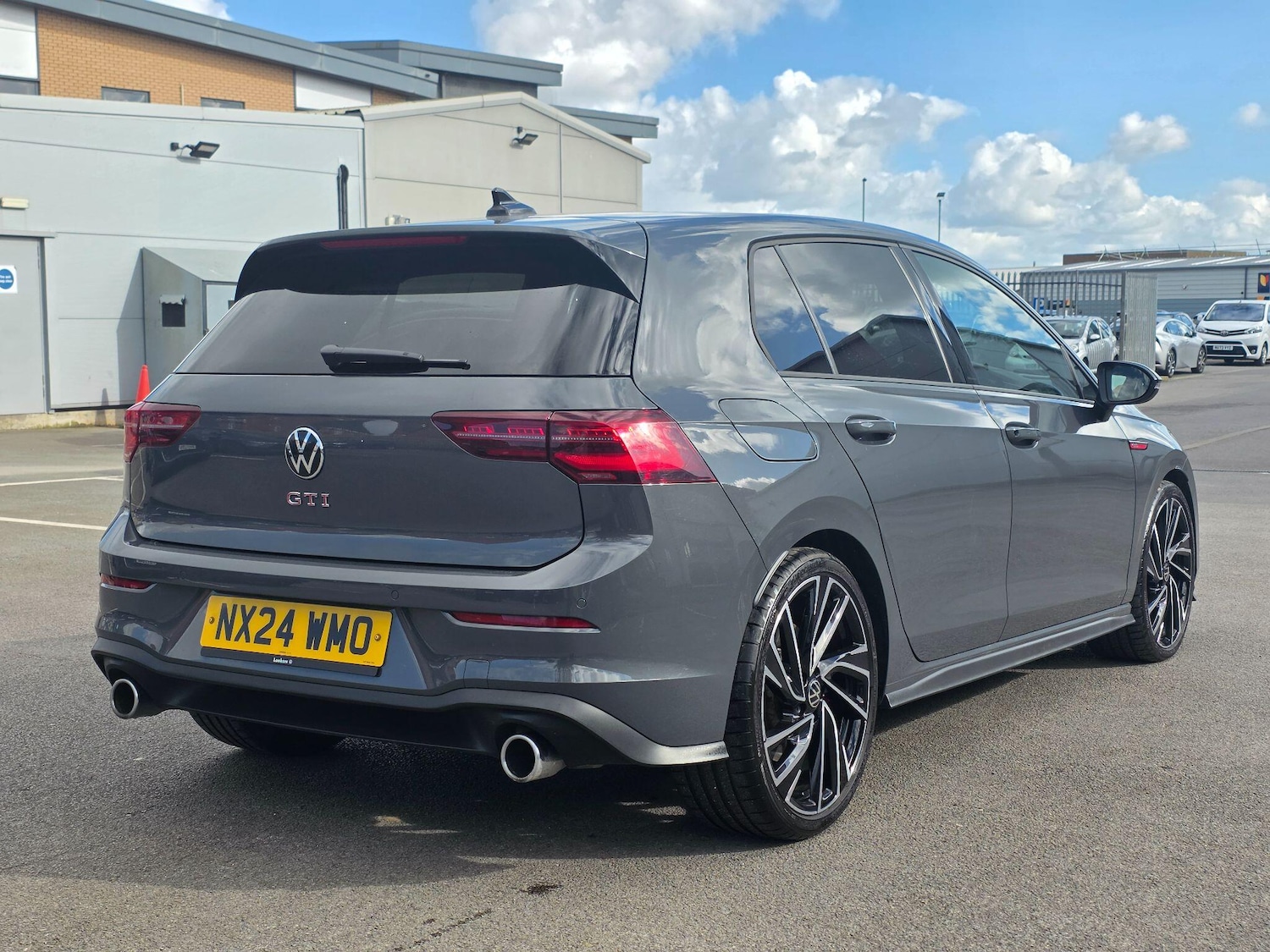 Used Volkswagen Golf 2024 for sale - 77892058: Photo 2
