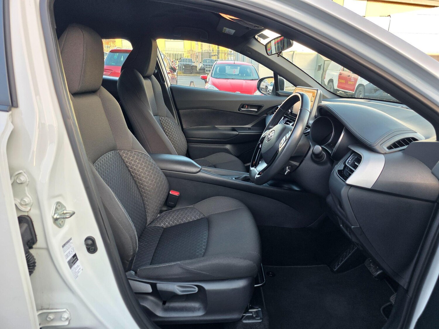 Used Toyota C-HR 2022 for sale - 77439808: Photo 13