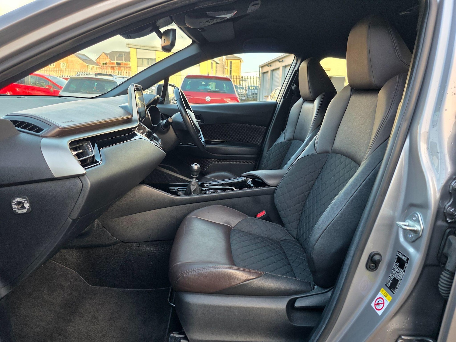 Used Toyota C-HR 2018 for sale - 76887250: Photo 12