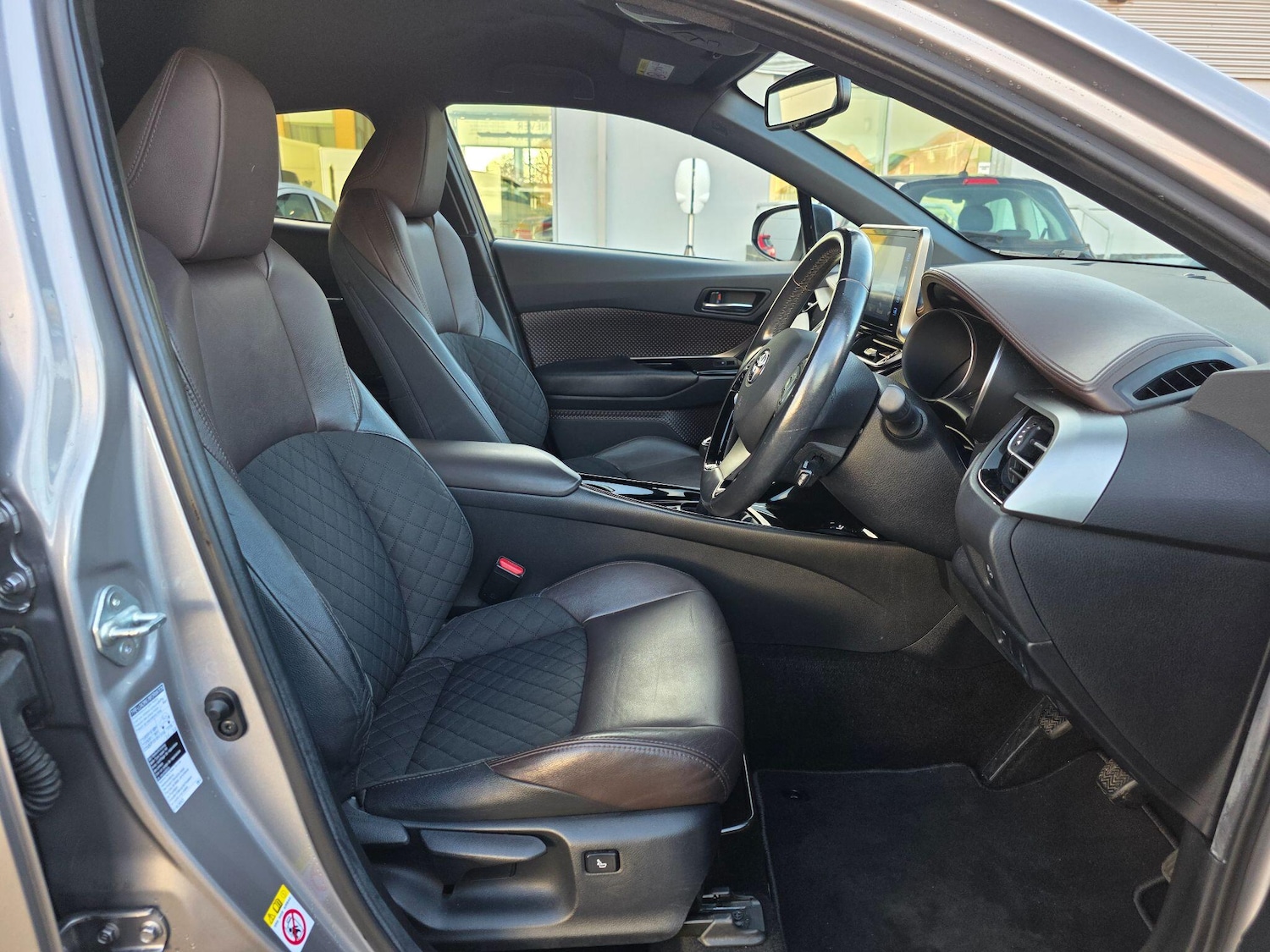 Used Toyota C-HR 2018 for sale - 76887250: Photo 13