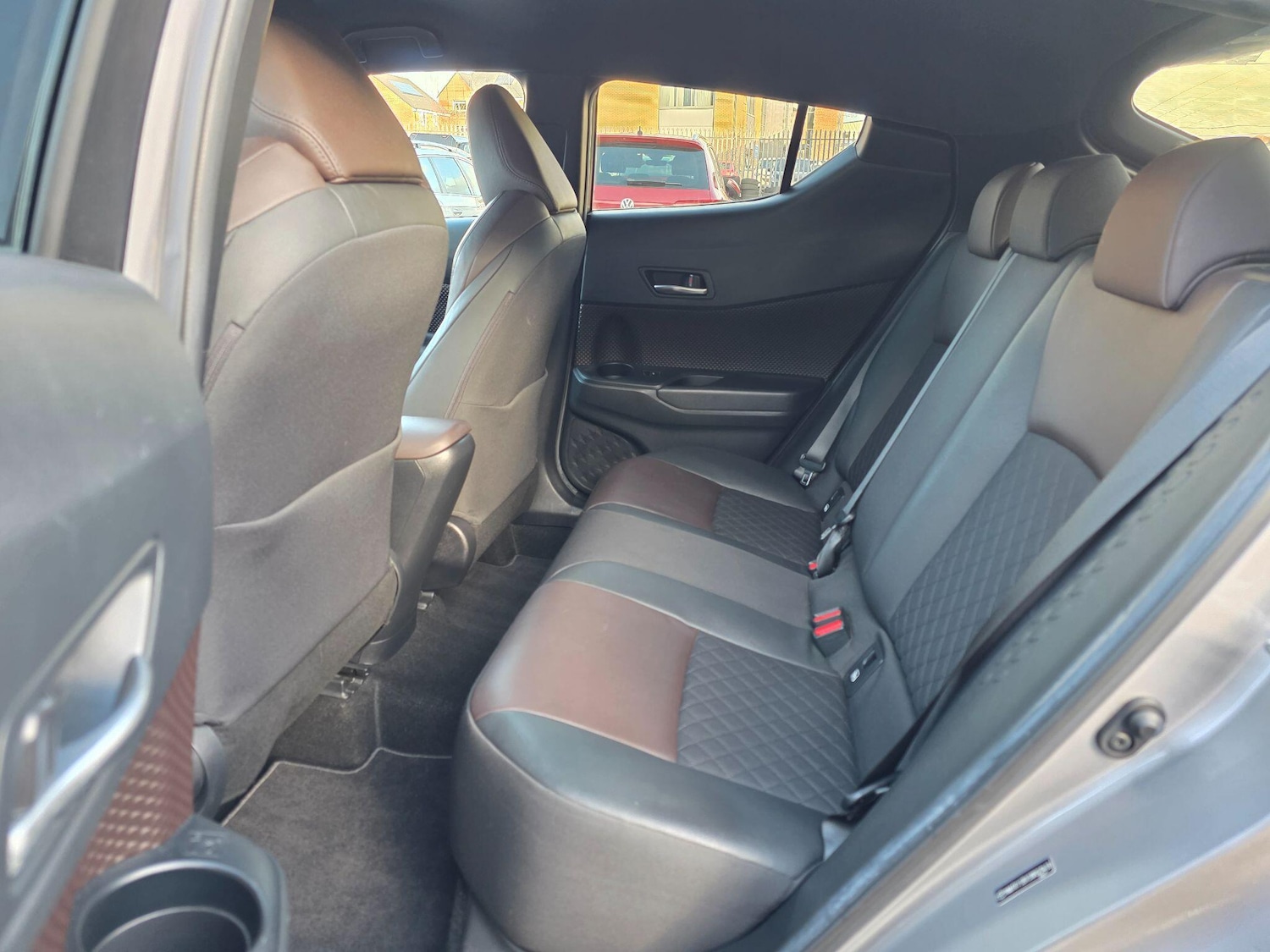 Used Toyota C-HR 2018 for sale - 76887250: Photo 14