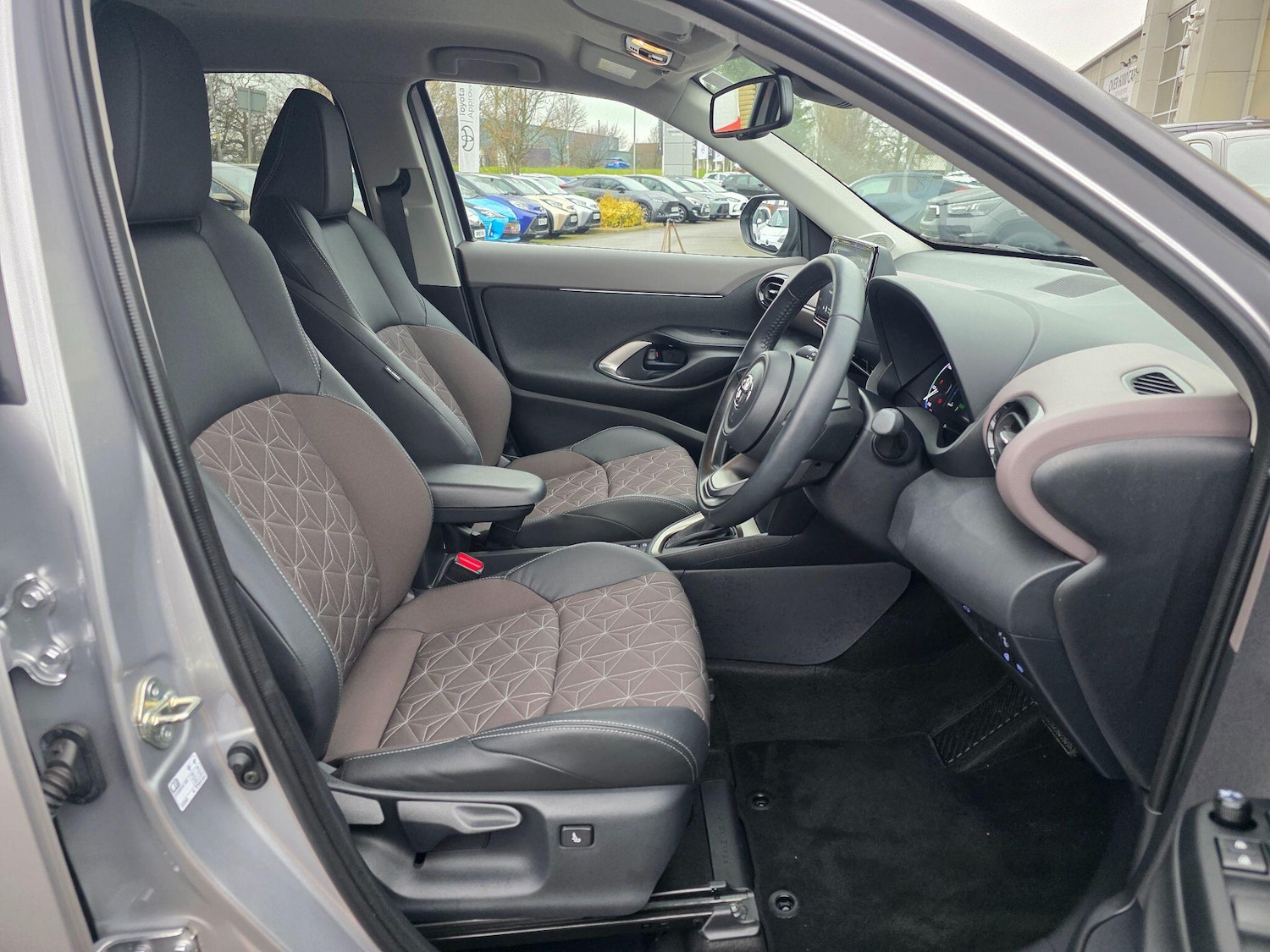 Used Toyota Yaris Cross 2022 for sale - 77166543: Photo 13