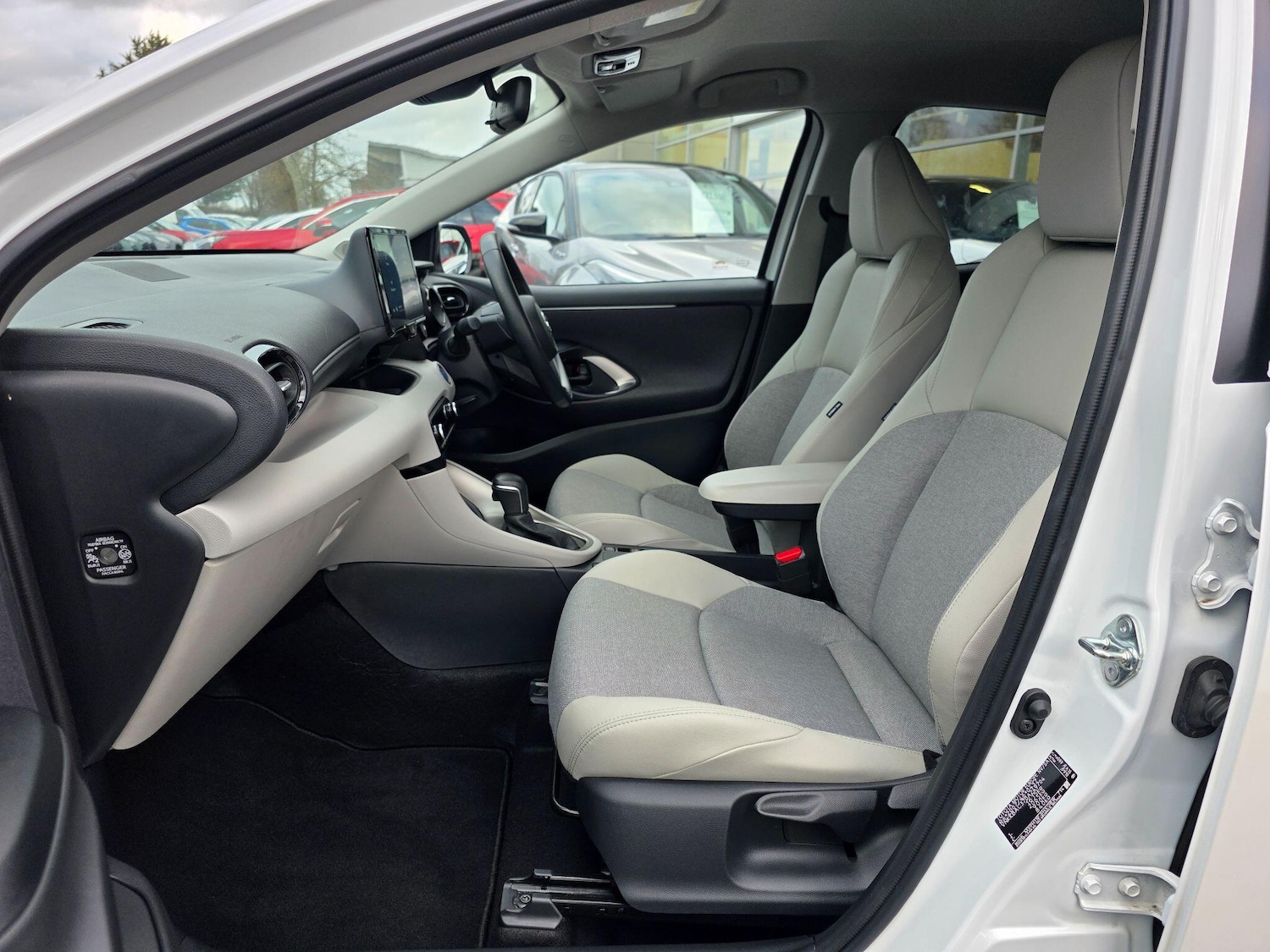 Used Toyota Yaris 2022 for sale - 77314605: Photo 12