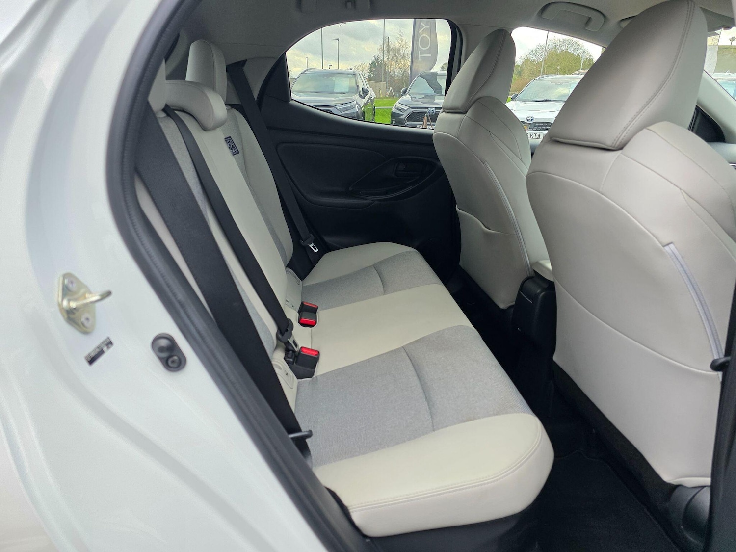 Used Toyota Yaris 2022 for sale - 77314605: Photo 15