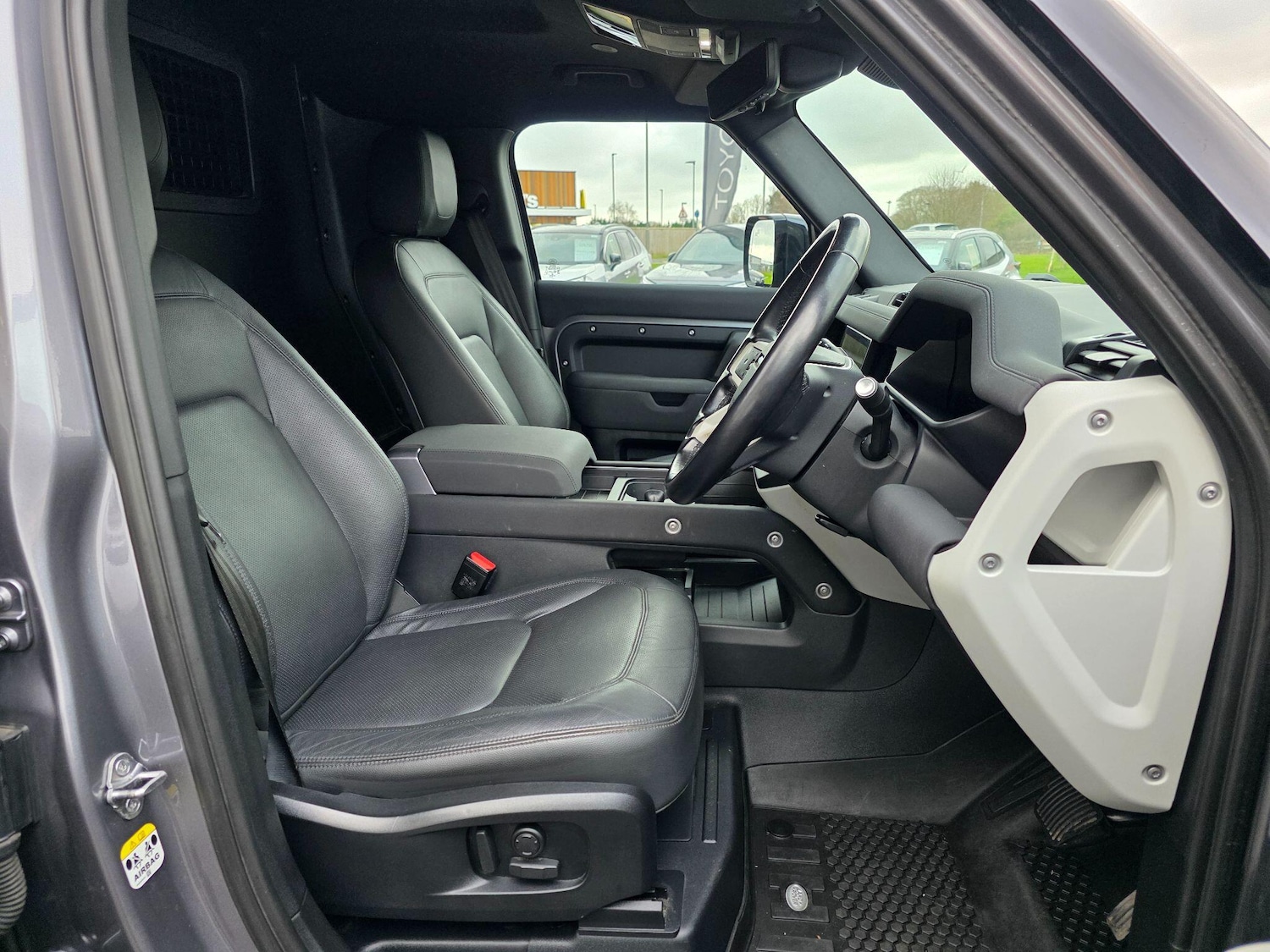 Used Land Rover Defender 110 for sale - 78215103: Photo 11