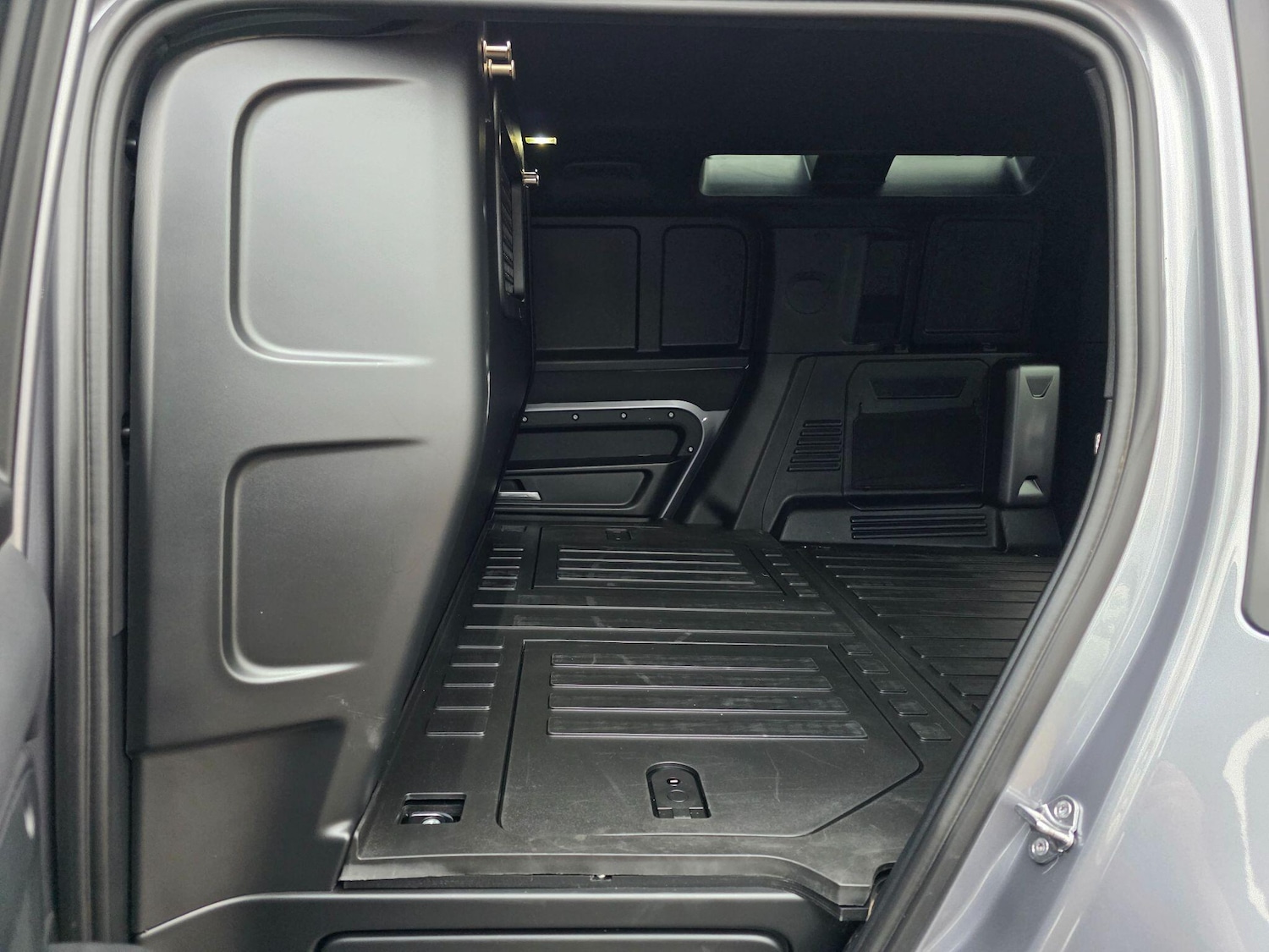 Used Land Rover Defender 110 for sale - 78215103: Photo 12