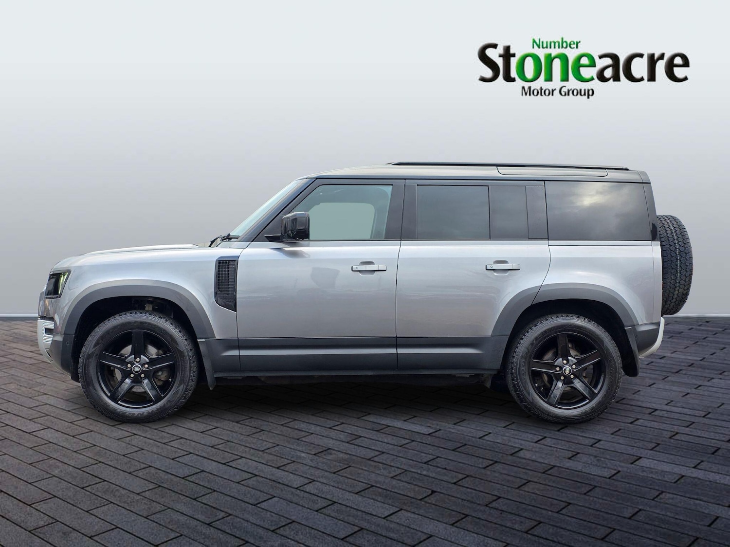 Used Land Rover Defender 110 for sale - 78215103: Photo 17