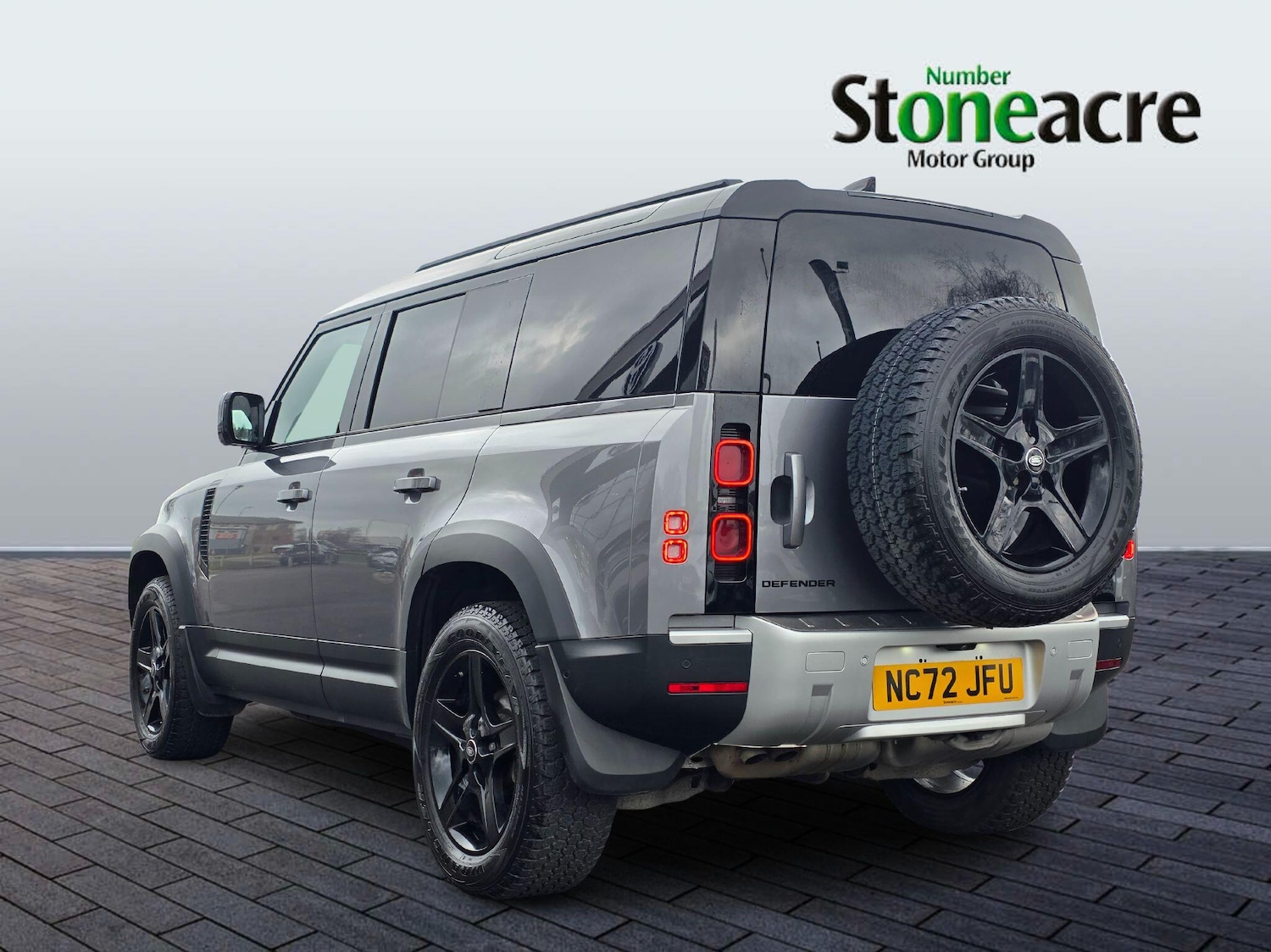 Used Land Rover Defender 110 for sale - 78215103: Photo 4