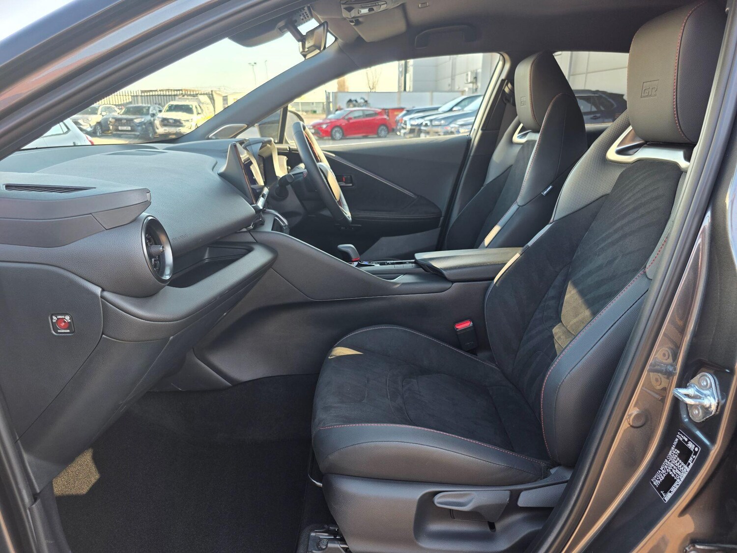 Used Toyota C-HR 2024 for sale - 77978402: Photo 12