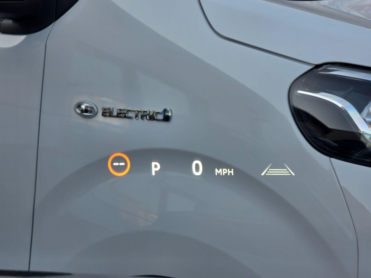 Used Toyota C-HR 2024 for sale - 77978402: Photo 27